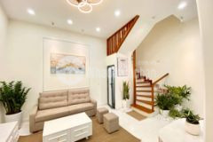 Cần bán gấp nhà lạc trung, hbt, 40m, mt 4m, nhà mới, ô tô, lô góc, nhỉnh 3 tỷ.