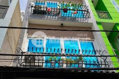 Bán nhà mặt tiền quận 7 đường 42 nhà 4 tầng chỉ 8.8 tỷ vị trí đẹp.