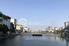 Bán nhanh đất lô góc, mặt hồ tai trâu long biên.