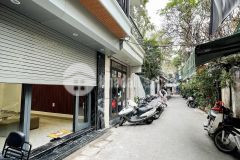 Bán nhà ngõ 28 nguyên hồng 45m2 5 tầng 12tỷ oto đỗ cửa kinh doanh