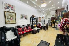 Bán nhà huỳnh thúc kháng, ô tô đỗ cửa, dân trí cao, 40m2 nhỉnh 8 tỷ. lh trang 0968588737.