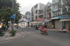 Bán nhà rộng 4 tầng, 4x27m, 10 phòng ở và làm xưởng gần bv q.12 chỉ 6.4 tỷ.