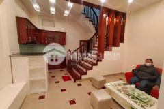 Bán nhà hoa băng 40m2 ô tô đỗ cỗng nhà đẹp sang xin giá chỉ nhỉnh 4 tỷ