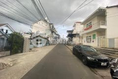 Bán căn nhà nhỏ xinh, đường xe hơi, 2 phòng ngủ giữa lòng đà lạt