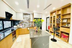 Bán nhà phố hai bà trưng hoàn kiếm 45m2, 3t, mt7,2m, giá 3.95 tỷ. lô góc, gần hồ.