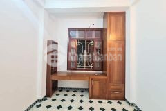 Bán nhà hàng xóm nguyễn văn cừ long biên ôtô đỗ cửa 26mx4t nhỉnh 2 tỷ