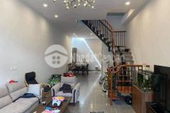 Hồng tiến kinh doanh gara 2 ô tô 7 chỗ vào nhà 15m ra mặt