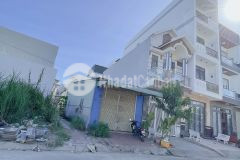 Bán nền góc 3 mặt tiền tặng nhà cấp 4 có 2 hẻm kỹ thuật 2m kdc thới nhựt giá dưới 5 tỉ q ninh kiề