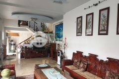 Hot bán nhà 3 tầng mặt tiền đường hà huy tập 4x23.594m2 giá chỉ 100trm2