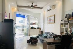 Bán nhà quận bình thạnh, lô góc, sát mặt tiền, dt 45m2, 5 lầu.