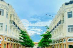 Duy nhất 10 căn nhà phố shophouse tại dĩ an, thanh toán 30 nhận nhà kd ngay. lh0938397615.