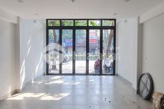 Vị trí vip, nhà mặt phố nguyễn văn cừ, mặt tiền 12m, đỉnh của chóp.