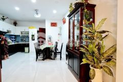 Sát mt q3 chỉ 2.2 tỷ 28m2 ngang gần 4m