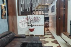 Bán nhà đẹp ở ngay phố 83 ngõ ô tô có vỉa hè, dt 45m2, giá 7.7 tỷ.