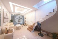 Nhà đẹp, giá rẻ, dich vong hậu dt 30m, 6 tầng, mt 4.2, giá 4.3 ty