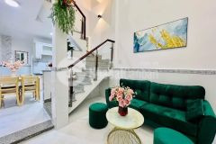 Chính chủ, nhà đẹp thống nhất, 30m2, 3 tầng, 3pn, bán gấp, giá rẻ.