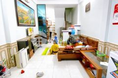 Bán nhà phố trần thái tông cầu giấy, 36m2 x 5 tầng, ngõ 3 gác, cách ô tô 50m, giá 4,1 tỷ.