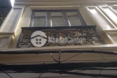 Bán nhà ngõ 173 hoàng hoa thám 40m2 5t 5 tỉ ngõ rộng oto 4 chỗ vào nhà