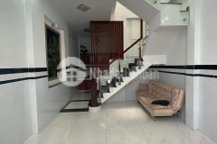 Nhà khu vực gần sân bay dt 32m2. tặng full nội thất mới đẹp giá nhích 3.9 tỷ.