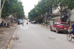 Hơn 2 tỷ mặt phố hiếm mat tien rong via he kinh doanh