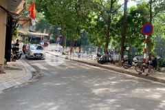 Hiếm nhà bán view hồ mặt phố trấn vũ 55m 22xtỷ kinh doanh