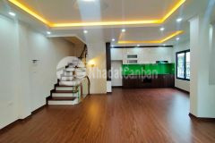 Nhà mới xây lô góc mặt tiền 10mét trung tâm quận long biên 50m chỉ hơn 6 tỷ rưỡi