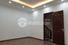Cần bán gấpbán nhà đội cấn ba đình lăng bác 37m2, chỉ 4 tỷ 5mặt tiền rộng