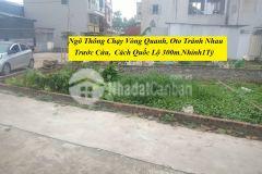 Ngo thông chay vong quanh, oto tranh nhau trươc cưa, cach quôc lô 300m, nhinh 1 ty