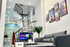 Bán gấp 1 căn duy nhất nhà 3tầng nguyễn văn cừ, long biên. giá nhỉnh 3 tỷ