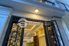 Bán nhà thạch bàn, ô tô đỗ sát cửa, ngõ thông cổ linh bát khối, 2x tỷ.