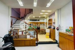 Kinh doanh, đường ô tô tránh, 3 thoáng, nhà mới ở luôn 50m2 chỉ 10.6 tỷ