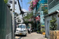 Ban gâp nha hem xe tai đương phan huy ich, phương 12, quân go vâp