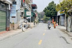 Sài đồng, long biên ngõ thông, ô tô đỗ cổng.