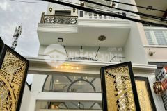 Bán nhà đối diện cổng trường c2 linh đông giá 7,3 tỷ trệt 4 lầu