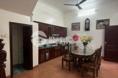 Mặt phố, kinh doanh sầm uất, tầm giá phố đê la thành, đống đa. 0911554873.