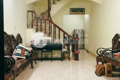 Khu vực cầu giấy có nhà gần 60m, ngõ thoáng sạch sẽ, gần phố, nhà đẹp ở ngay mà giá chỉ 5 tỷ rưỡi