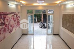 Bán nhà 1 trệt 1 lầu hẻm xe máy đường 304 hướng đông nam.