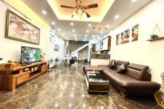 90trm2 ô tô vào nhà phố định công hoàng mai