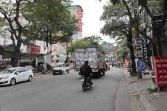 Bán gấp nhà mặt phố hoàng văn thái, quận thanh xuân, 61m2 x4t, kd sầm uất ngày đêm, vỉa hè rộng,