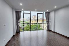 Bán toà nhà hoàng cầu 80m2 7 tầng thang máy ô tô tránh kinh doanh lợi nhuận cực tốt.