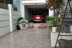 Bán gấp nhà khu vực vườn đào ngõ ô tô