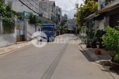 Nhà chiến lược 52m2 ngang hơn 5m hxh tránh cạnh mặt tiền bình tân.