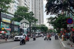 Măt phô ngô thi nhâm kinh doanh đinh nha hang showroom, siêu thi 10 ty 2