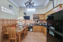 Cần bán gấp nhà đê la thành, ngõ ô tô, 45m, mặt tiền 4m, giá cực tốt