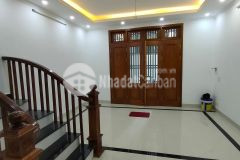 Cần bán nhà cầu giấy gần 40m, 5 tầng, mặt tiền gần 5m, gần phố, ô tô gần. giá nhỉnh 4 tỷ