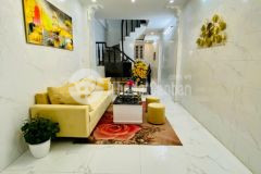 Chính chủ cần bán nhà gần ngã tư sở, thanh xuân. nhỉnh 3 tỷ. 4 tầng, ô tô, kinh doanh