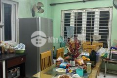 Bán đất lạc long quân. ô tô tận nơi. ngõ ô tô tránh. dt 58m. mt 4,4m. giá 4,35 tỷ