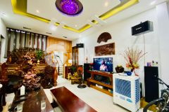 Nhà bán quận 11 hẻm xe hơi, 64m2, giá rẻ, tặng nội thất