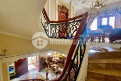 Biệt thự lâu đài sang chảnh, tặng toàn bộ nội thất gỗ đỏ cao cấp, đầy đủ tiệt ích. giá 62 tỷ.