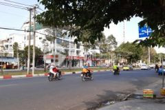 Đất đường tên lửa, bình tân ngang khủng 10x25, nhỉnh 9 tỷ